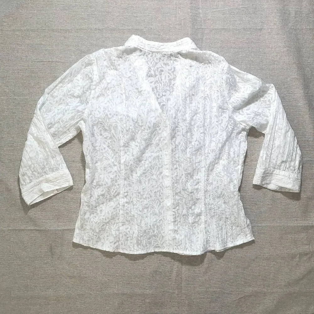 Brina & Em | White Eyelet Embroidered Button-Front Blouse | Large - Picture 2 of 8
